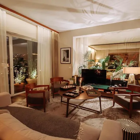 Artegianale Signature Penthouse Apartment *