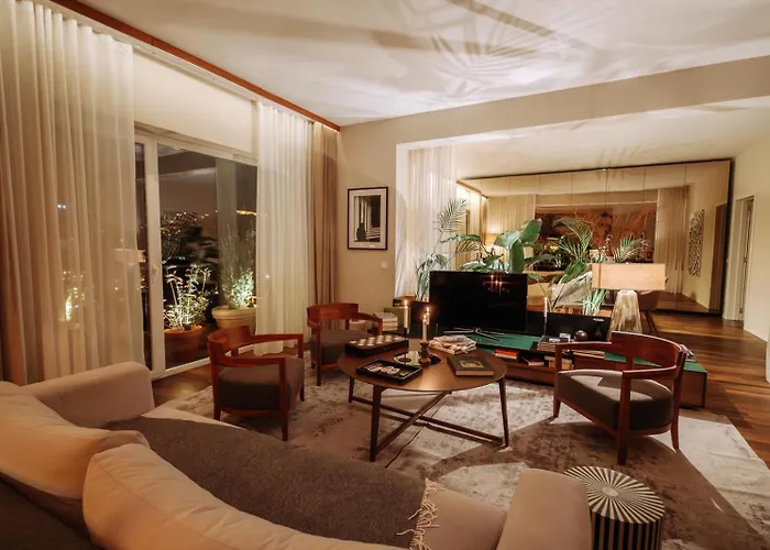 Artegianale Signature Penthouse Apartment *